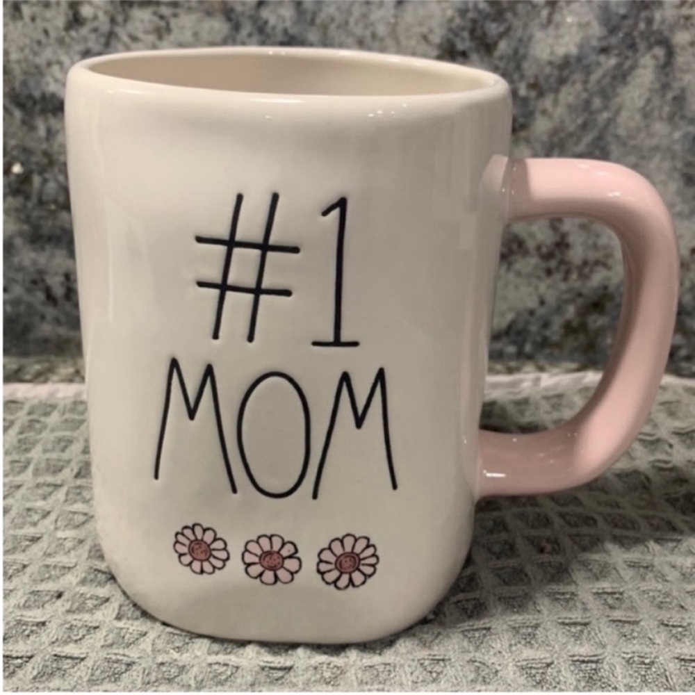 NWT Rae Dunn “#1 MOM” Pink Handle 16 oz Ceramic Mug
